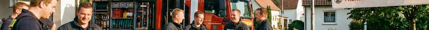 Auf dem Bild sieht man die Freiwillige Feuerwehr beim Familiengrillfest.